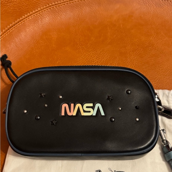 Coach x Nasa space crossbody clutch - Picture 3 of 15